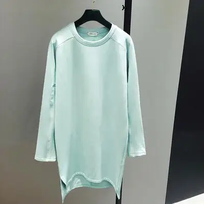 light blue Настоящие топы с круглым вырезом Осень Зима Новая свободная футболка длинный рукав рубашки средней длины размера плюс одноцветные внутри футболки - Цвет: light blue