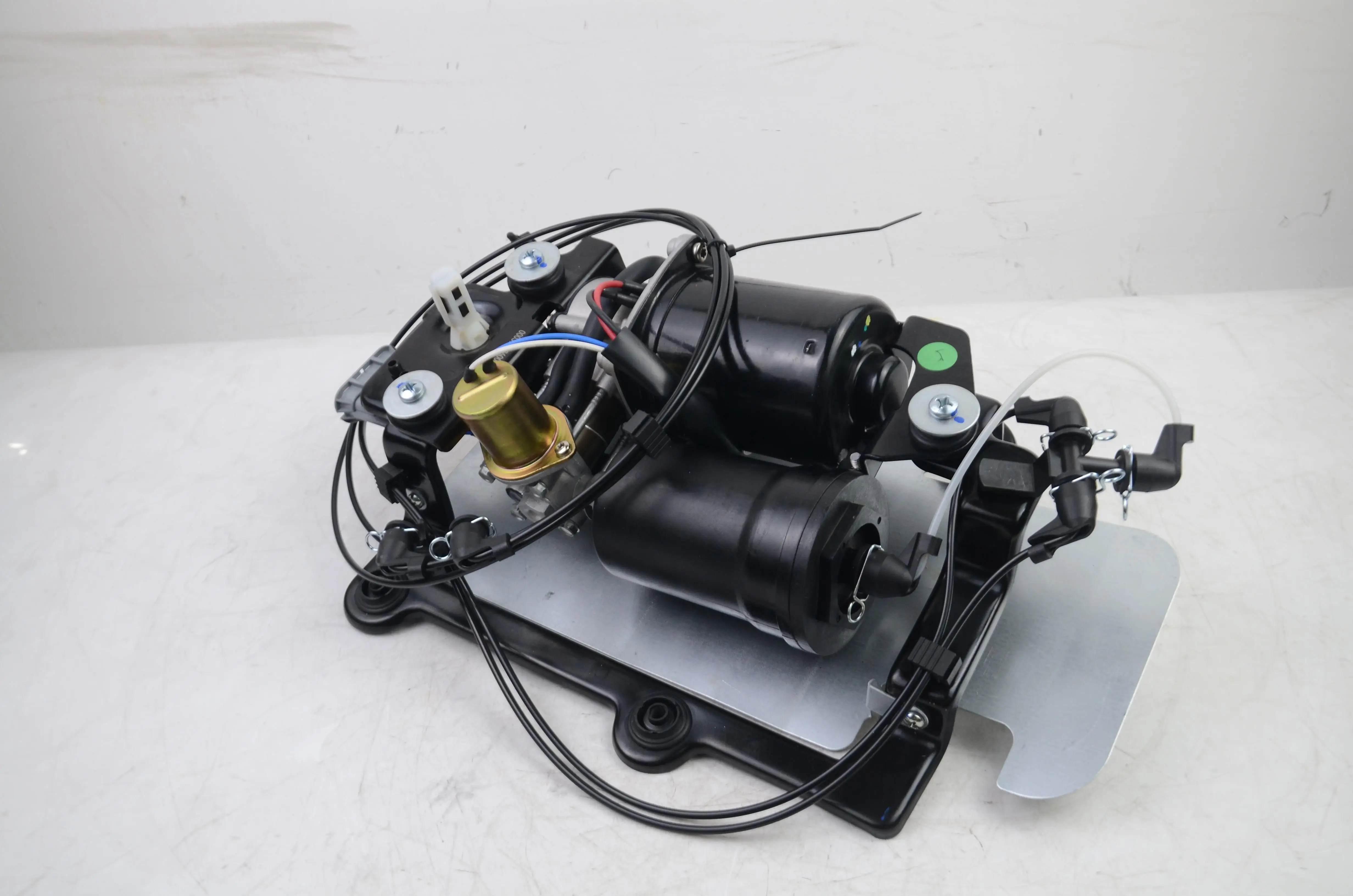 

AP02 Air Suspension Compressor Pump for Cadillac SRX STS CTS 88957190 15228009 New