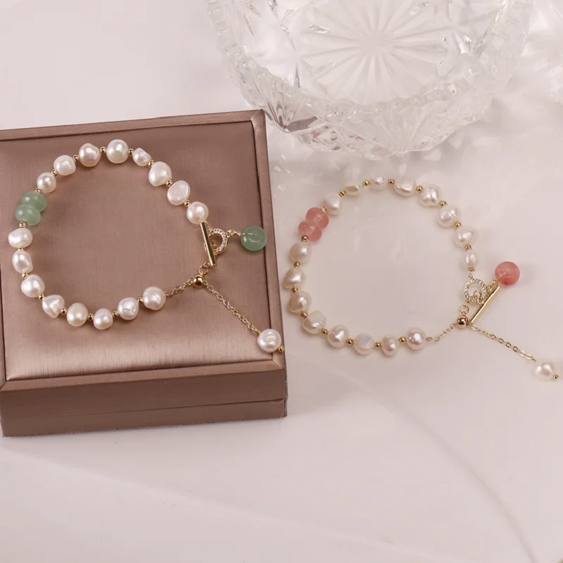 

Retro Baroque Natural Pearl Bracelet Female Girlfriends Bracelet Ins Niche Design Strawberry Crystal Internet Celebrity Trend
