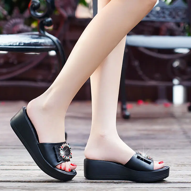 

Summer all-match thick-soled non-slip comfortable increase rhinestone sponge cake slipper