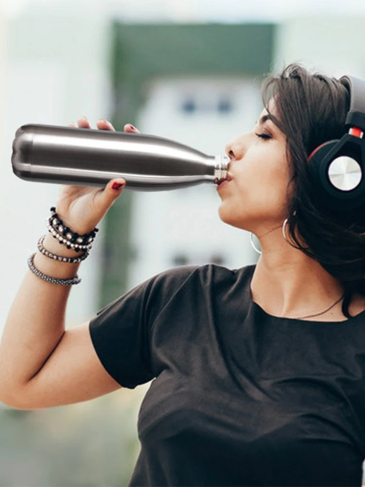 Портативная уличная бутылка для воды 500/750/1000 мл герметичная Вакуумная из