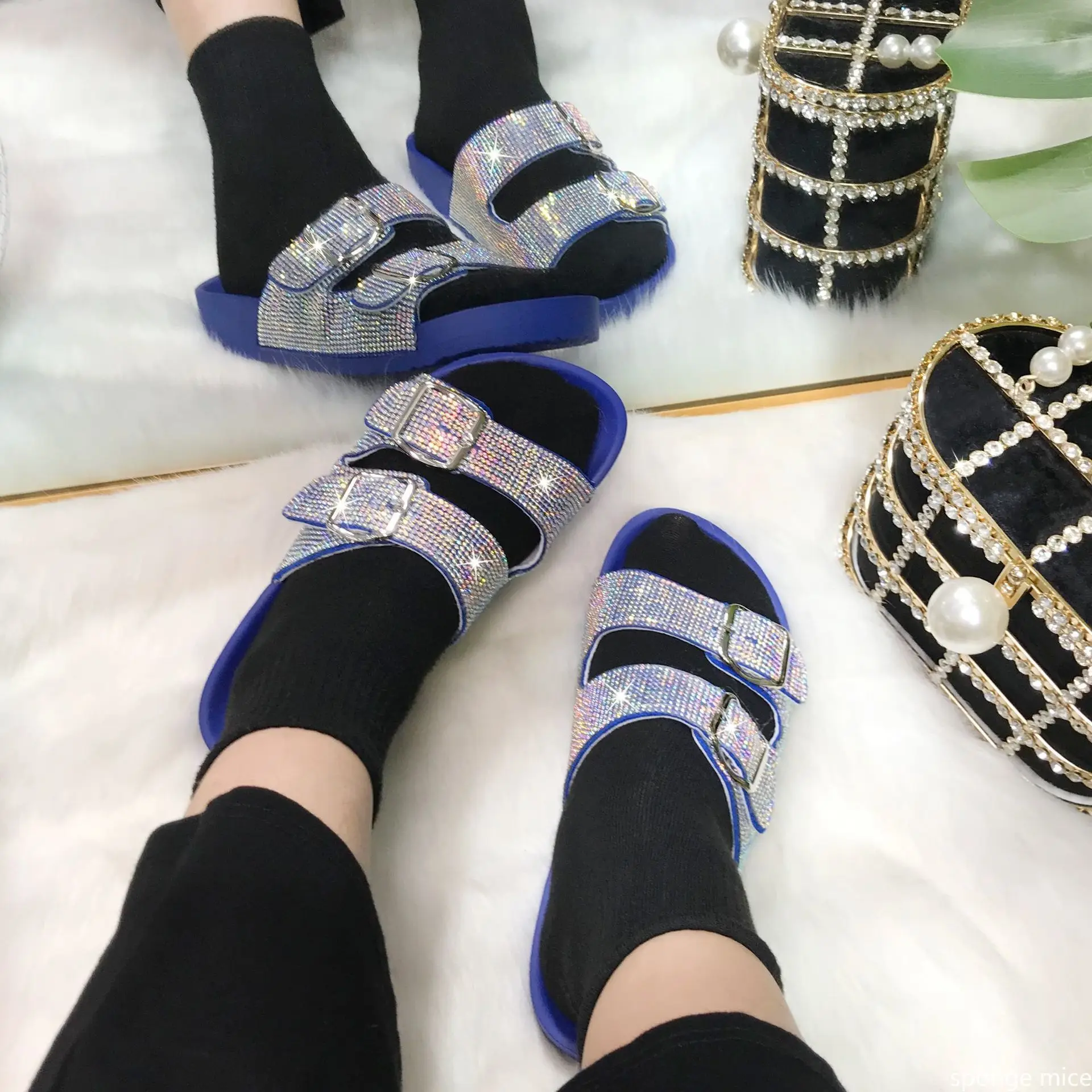 

Women Slippers Summer Fashion Ladies Butterfly rhinestone Flat Bohemian Casual Sandals Breathable Beach Shoes Wedges Slippers