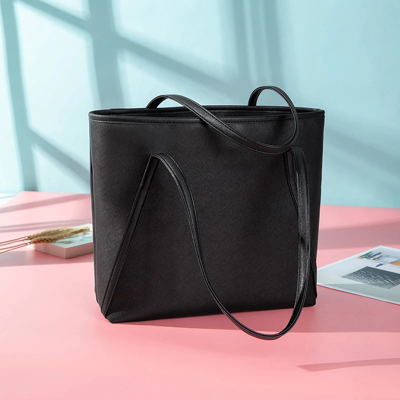 

Solid big capacity handbags for women 2021 designer luxury light weight women's shoulder bags large daily use ladies tote bags