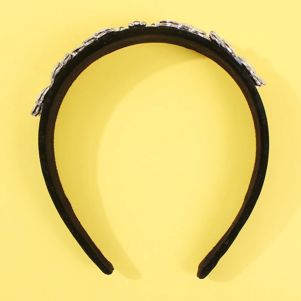 

2019 Winter New Velvet Black Hairband Leaf Shape Crystal Rhinestone Headband Women Hair Hoop Bezel Baroque Hair Accessories