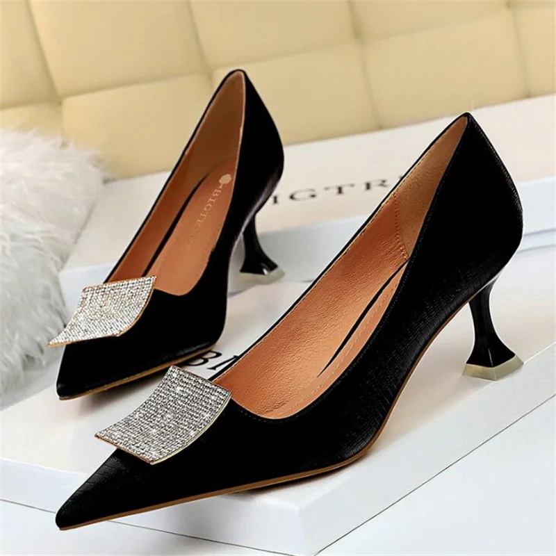 

Women's Shoes