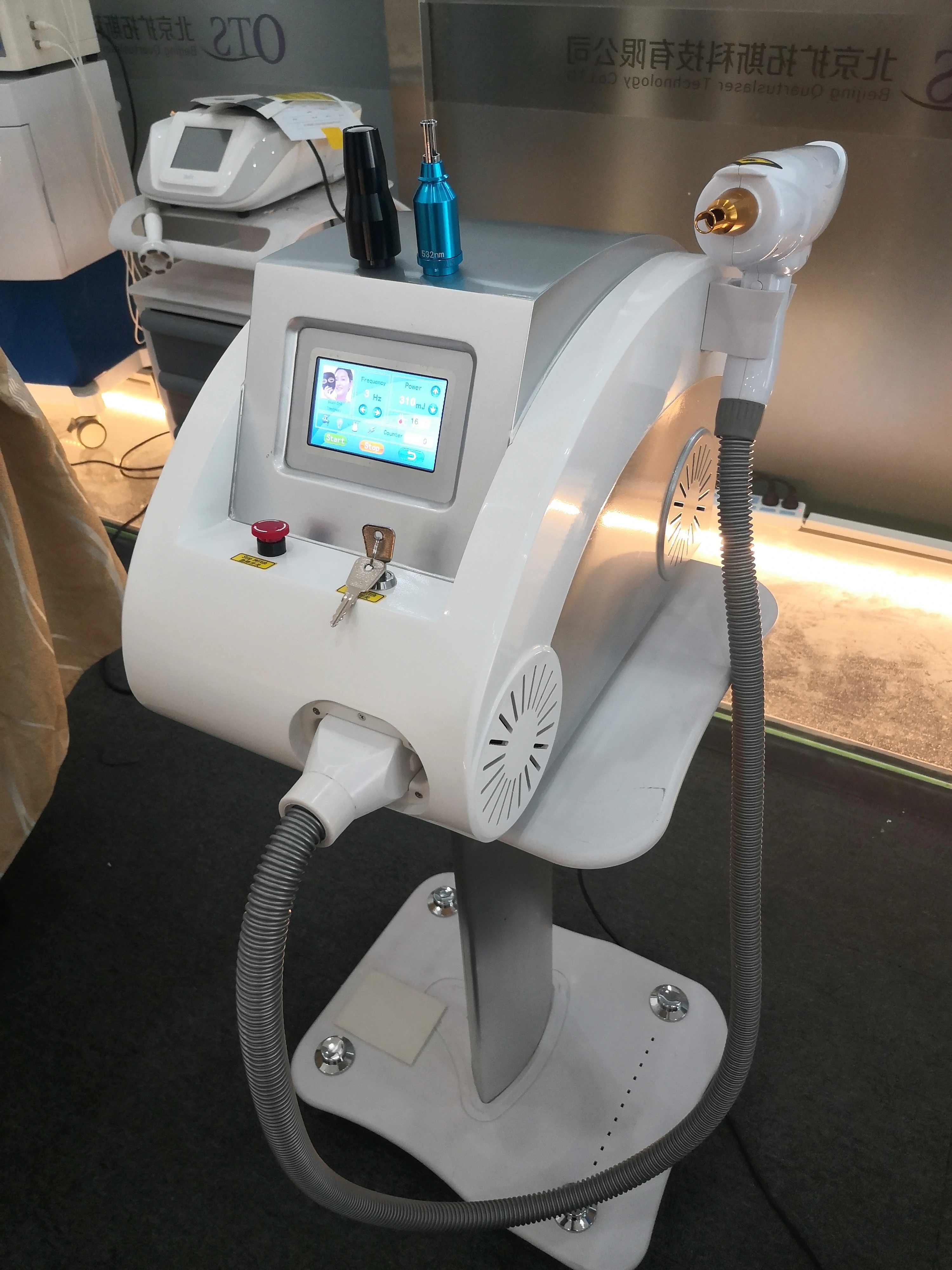 2021 High Quality Portable 1064 532nm Q Switched ND Yag Laser CE Approved Tattoo Removal Machine Price | Красота и здоровье