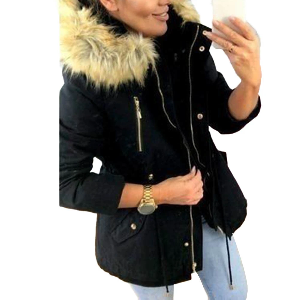 Пуховик женский с капюшоном и длинным меховым воротником | Женская одежда