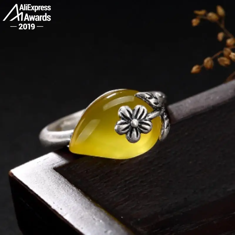 Кольцо женское из серебра 925 пробы с натуральным Балтийским драгоценным