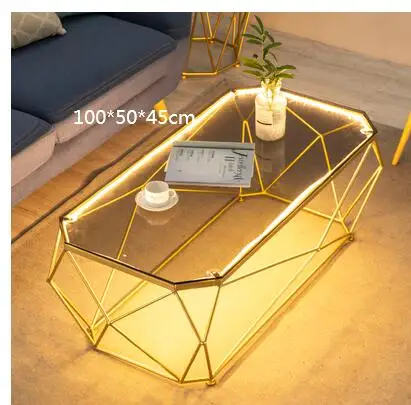 Простой и современный журнальный столик скандинавский маленький жилой