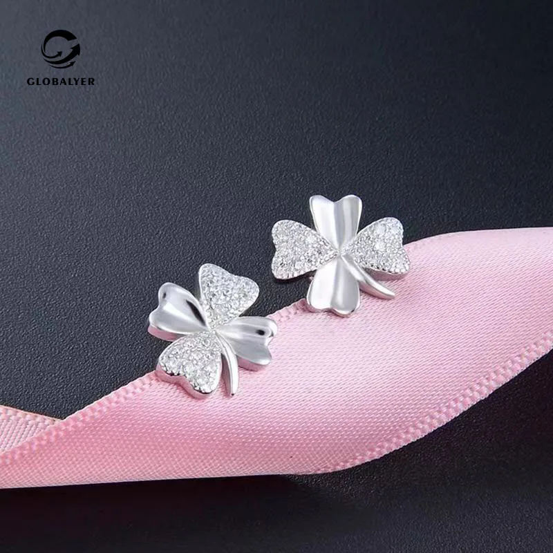 

Simple creative earrings accessories S925 sterling silver four-leaf clover earrings Women zircon fashion fresh jewelry 499
