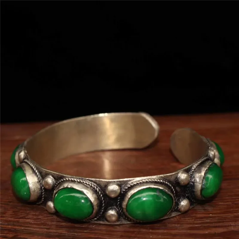 

Collection Chinese Tibetan silver carving inlaid emerald bracelet exquisite bracelet decoration gifts