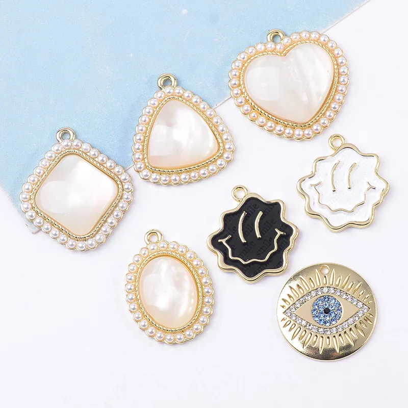 

5 PCS Alloy Creative Rhinestone Gold Pearls Pendant Button Ornaments Jewelry Earrings Choker Hair bag DIY Jewelry Accessories