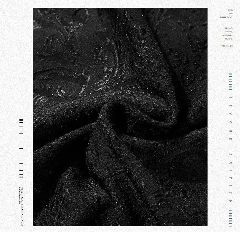 

2020 new light luxury high-end autumn and winter dark pattern casual sports suit men's short-sleeved trousers two-piece suit