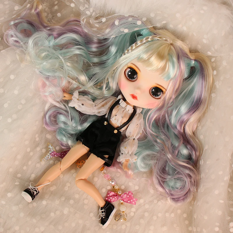 

ICY DBS Blyth Doll For Series No.BL 340/1049/1017/4006 Rainbow hair Carved lips Matte face customized face Joint body 1/6 bjd