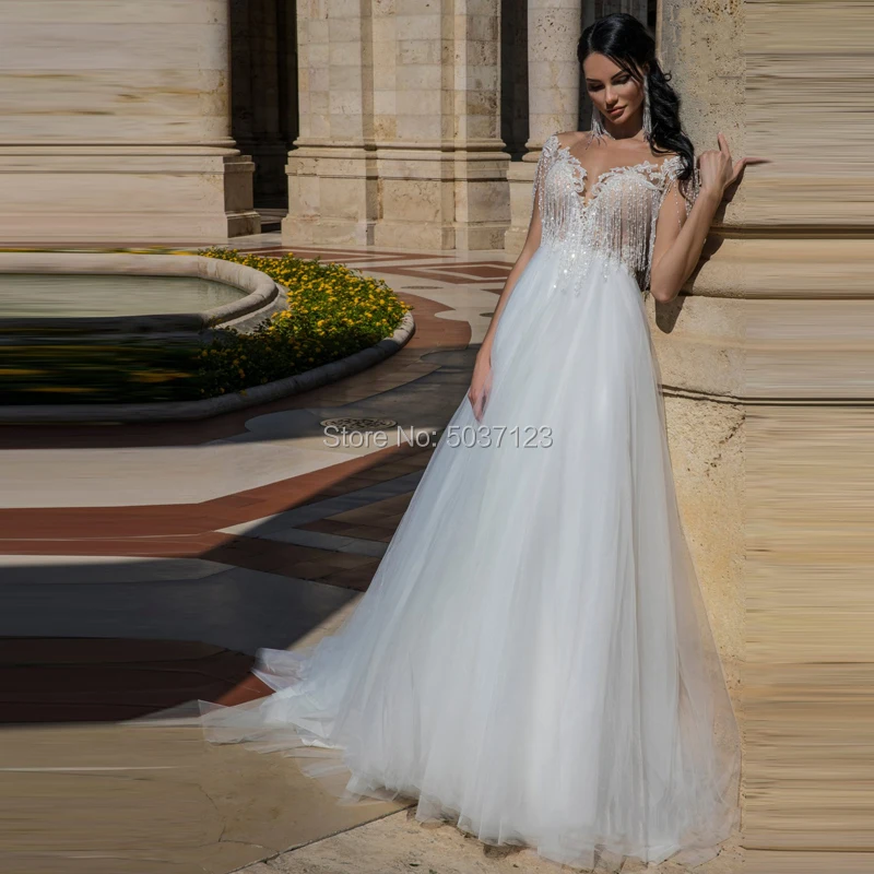 Платье свадебное трапециевидное из тюля кружевная аппликация с открытыми