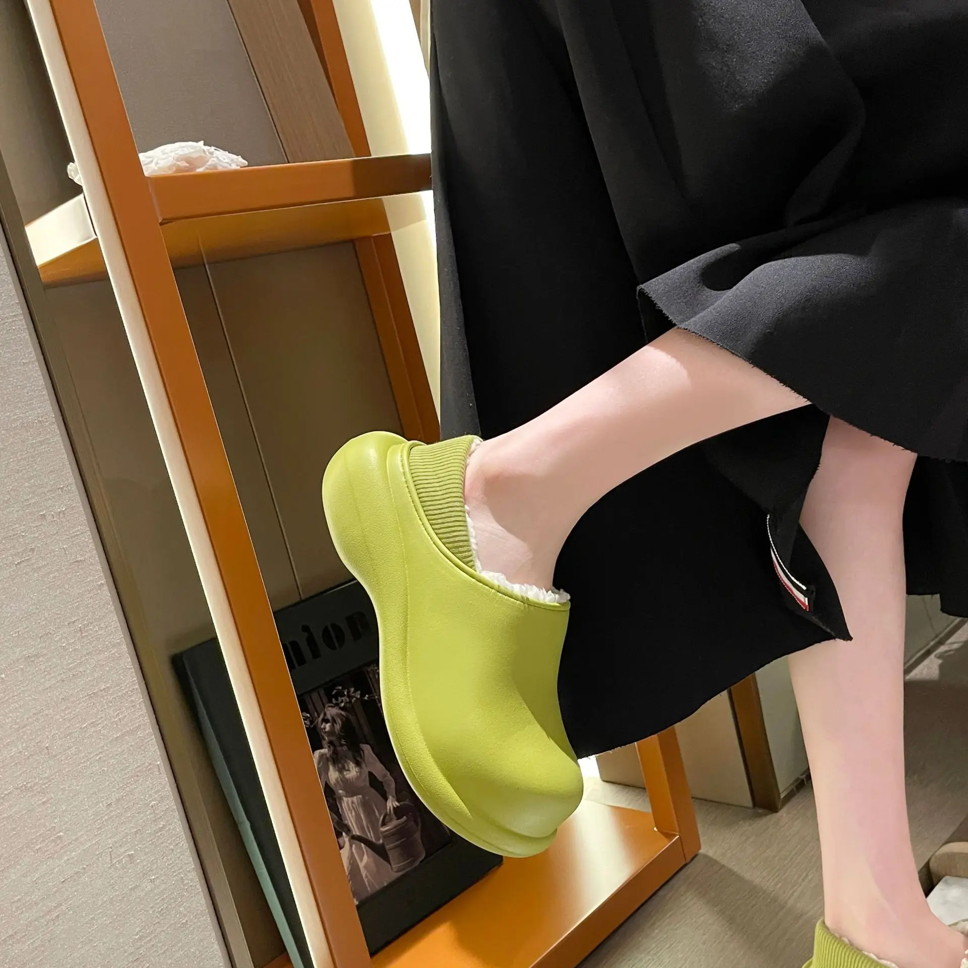 New Thick-soled Shoes with A Sense of Feces Increase Outer Wear Cotton Slippers, Two-wear Warm High-heel Home Cotton Shoes Women