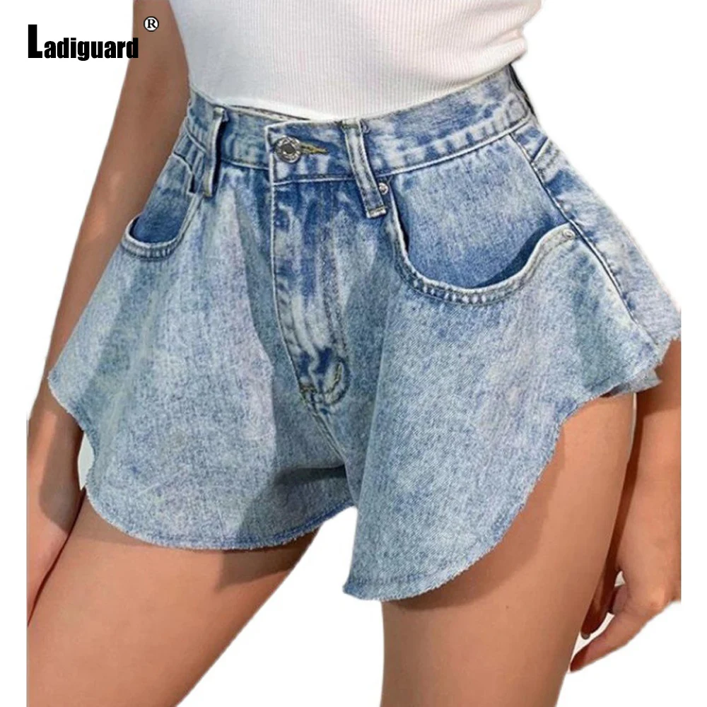 High Waist Denim Shorts Women Skinny Light Blue Pockets Design Bottom Loose Vintage Short Jeans Ladies Summer Irregular Hotpants