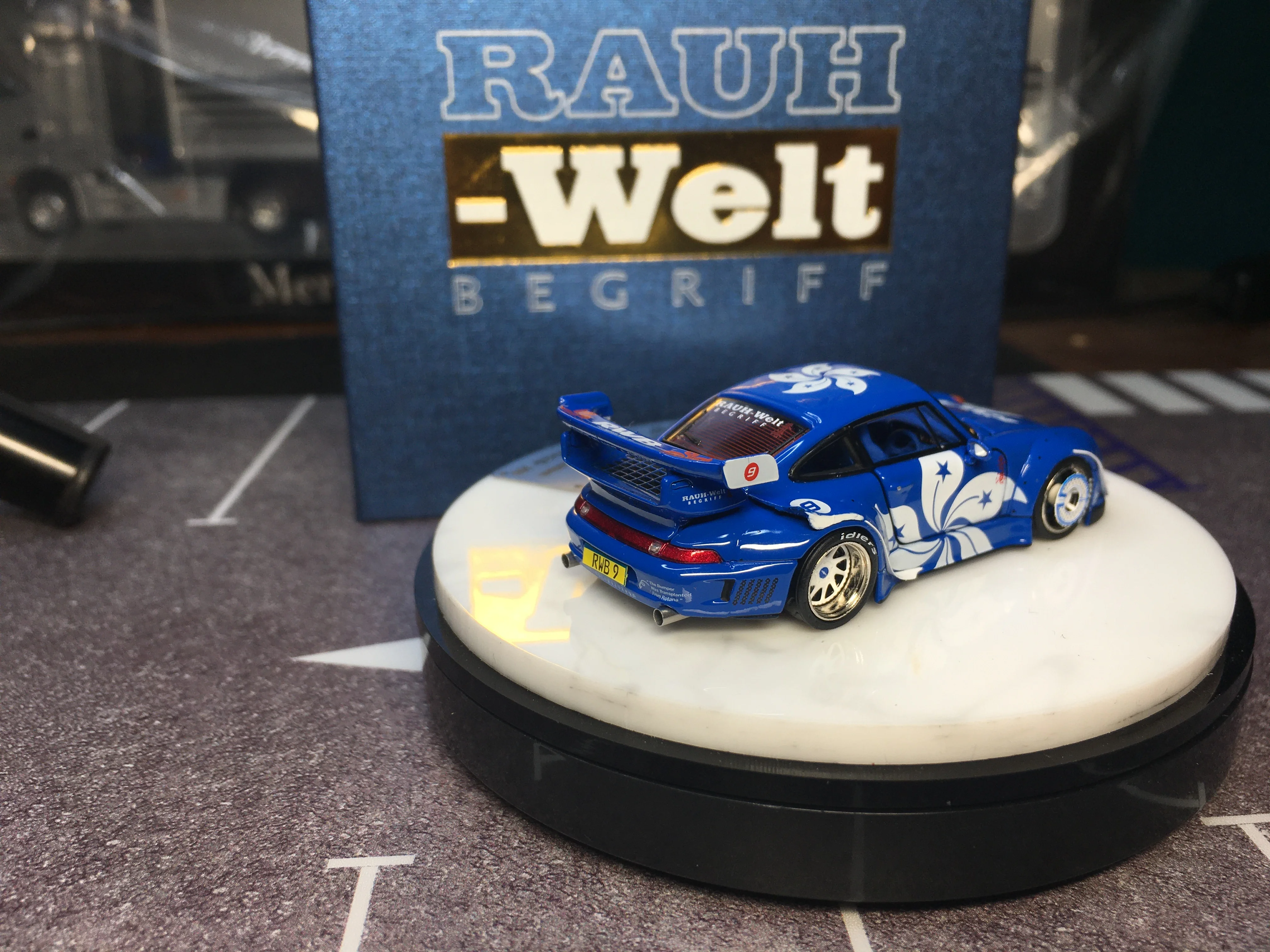 

PGM 1/64 RWB 993 Super Nine PGM-640304 Die Cast Model Car Collection Limited