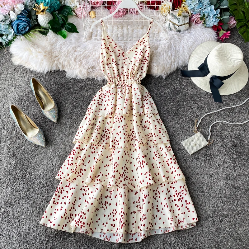 Женское винтажное платье в горошек красное с V-образным вырезом оборками и