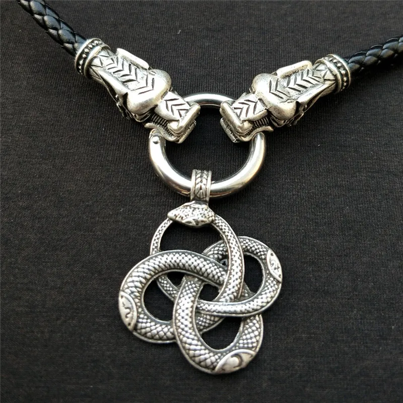 

Женская цепочка-Амулет из искусственной кожи с пиратской змеей