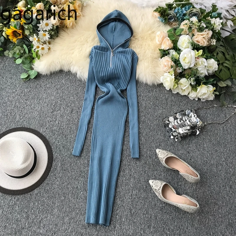 Женское платье с длинным рукавом Gagarich однотонное длинное трикотажное на молнии