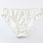 Нижнее белье из молочного шелка, женские трусики-стринги, сексуальное бесшовное атласное белье, женские дышащие трусики с дырками размера плюс