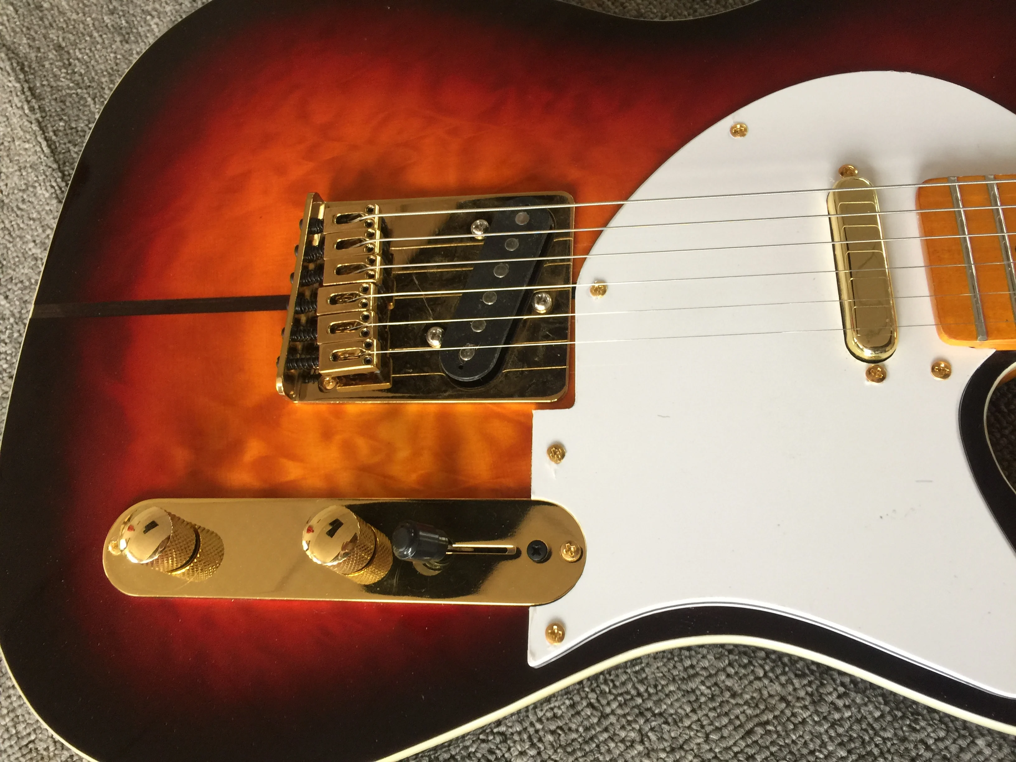 Электрогитара/дерево кулевого шпона закат цвета высококачественные