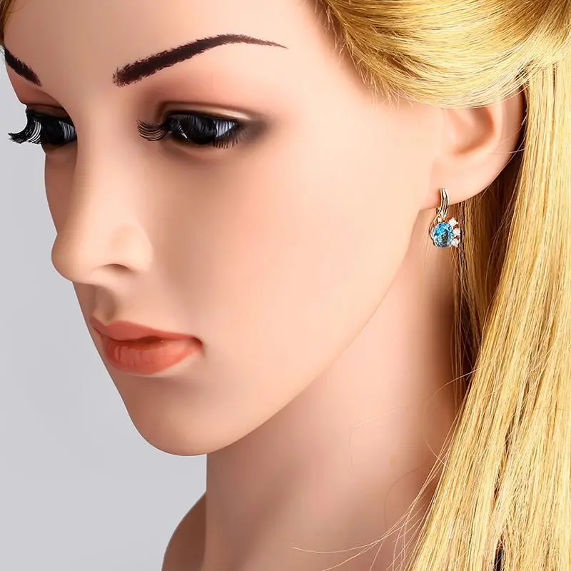 Серьги-гвоздики 585 розовое золото голубые циркониевые праздничные подарки