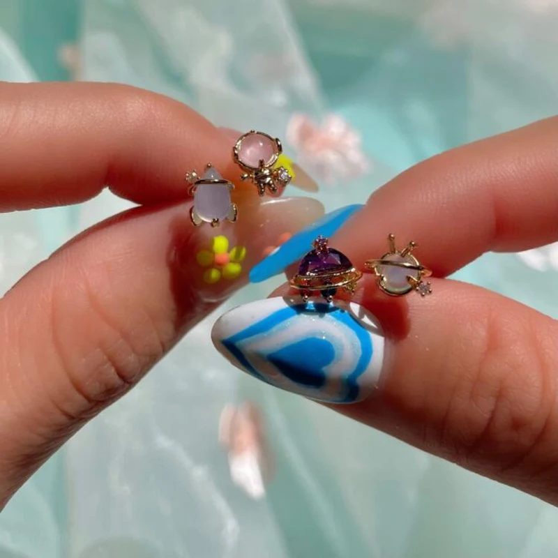 

Минималистичные изящные великолепные серьги с кубическим цирконием в космосе, милые серьги 4 шт./компл. для женщин и девушек, минималистичны...