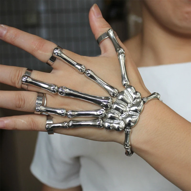 

Y1UE Exaggerate Metal Skeleton Bracelet Halloween Accessories Ghost Claw Ornaments Cosplay Gothic Finger Skeleton Bracelet