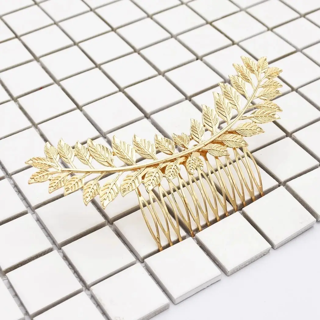 Модная расческа в виде листьев эльфа стиле ретро |