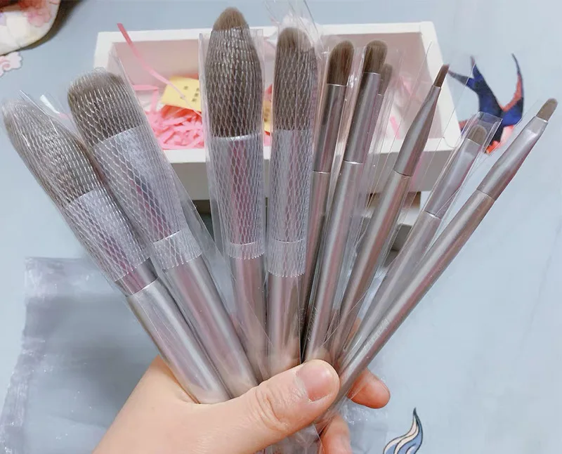 Хит продаж 8 шт. набор кистей для макияжа пудра румяна тени век консилер Кисть