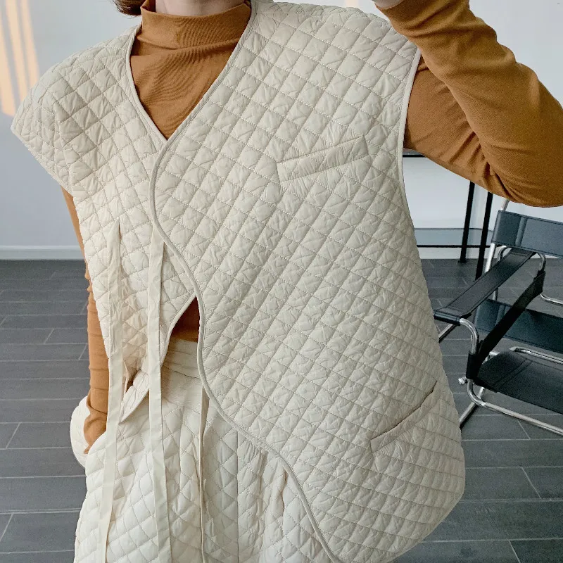 

Autumn Women Two Piece Set Diamond Plaid Quilting Line Fashion Women's Parka Vest + Wide Leg Shorts Two-piece Set