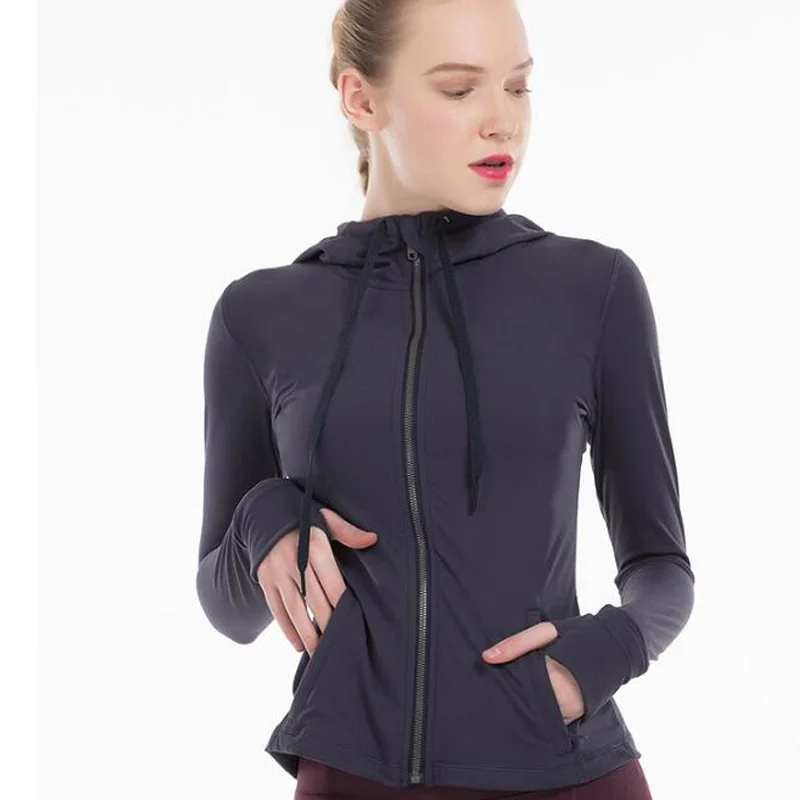 Женская ветрозащитная быстросохнущая куртка с капюшоном |