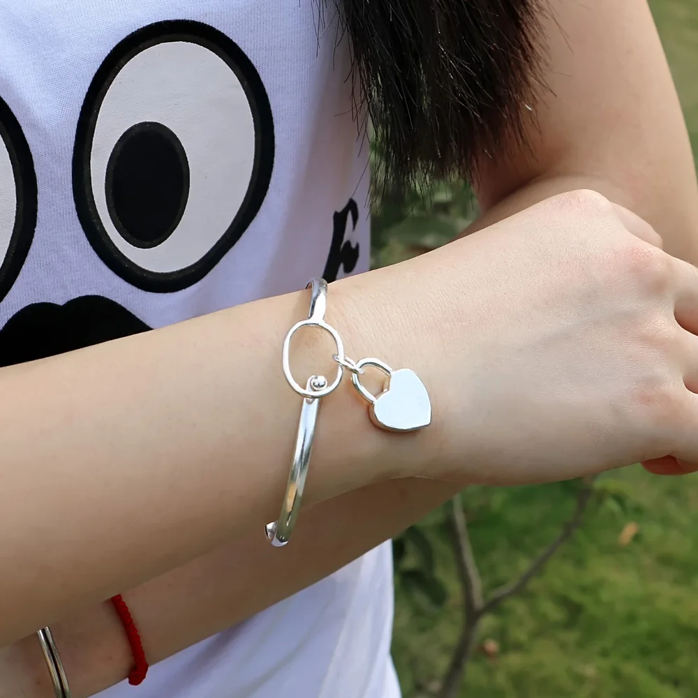 Женский браслет из серебра 2017 пробы с подвеской в форме сердца | Украшения и