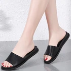 Летние женские кожаные тапочки на плоской подошве, удобные женские шлепанцы, черные, белые шлепанцы, женские шлепанцы