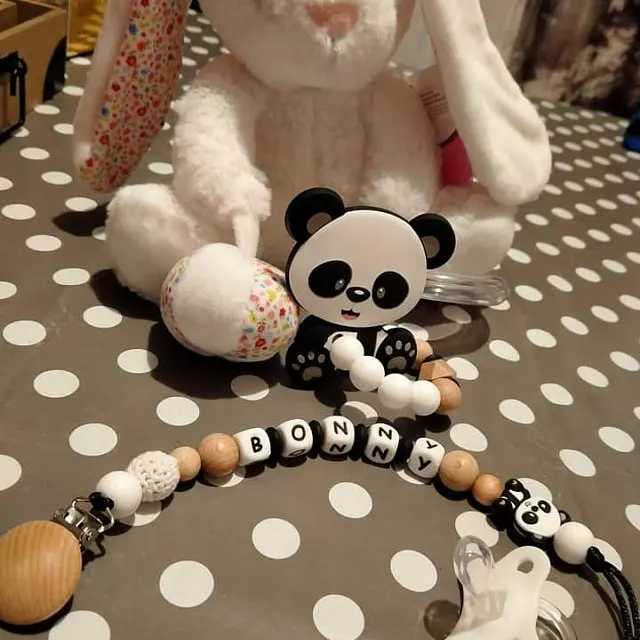 

XCQGH 2Pcs/set Cute Panda Teether Bracelet and Mini Silicone Beads Pacifier Clip Chain Baby Shower Gift