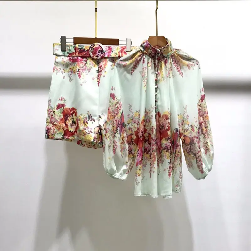 

Summer 2021 latest two-piece suit lantern sleeve high collar floral print single-breasted blouse + floral shorts suit female