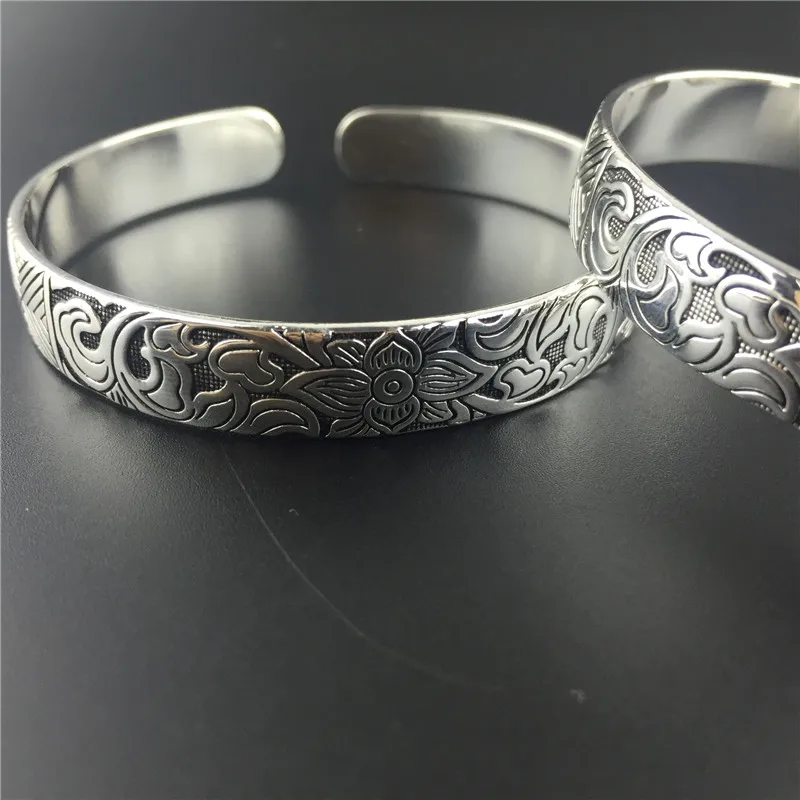 Тибетский серебристый цвет ювелирные изделия Lotus Ретро Серебряный лист черный