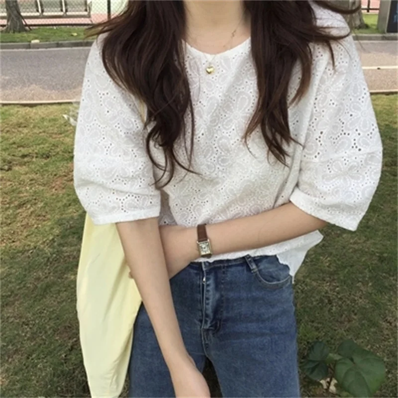 

Alien Kitty White Elegance Cotton Hollow Out Chic 2021 All Match Slim Tops Sexy Loose Girls Sweet Summer Short Sleeves Blouses