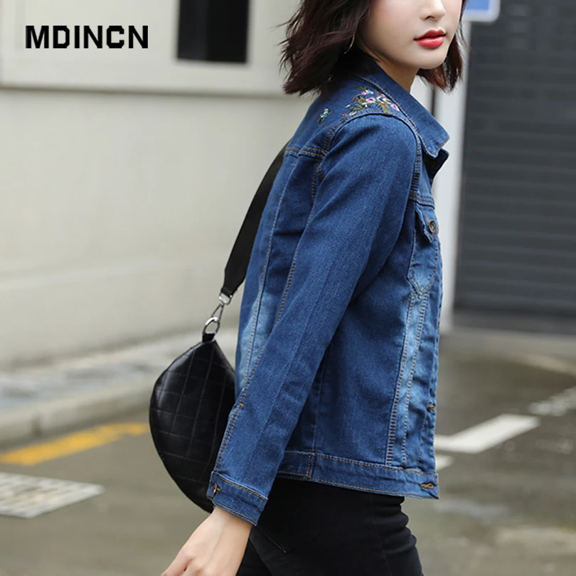 Женские куртки с вышивкой MDINCN облегающие джинсовые цветочной Дамское пальто