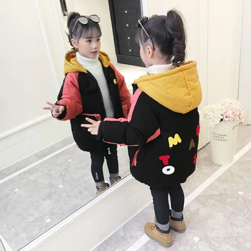 Детская стеганая куртка с капюшоном утепленная хлопковой подкладкой верхняя