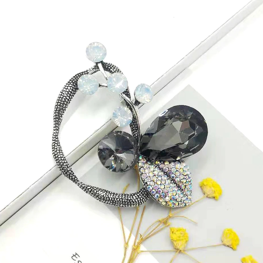 

JUJIE Fashion Large Leaf Brooches For Women 2021 Vintage Original Purple Crystal Flower Brooch Pins For Men Jewelry Wholesale