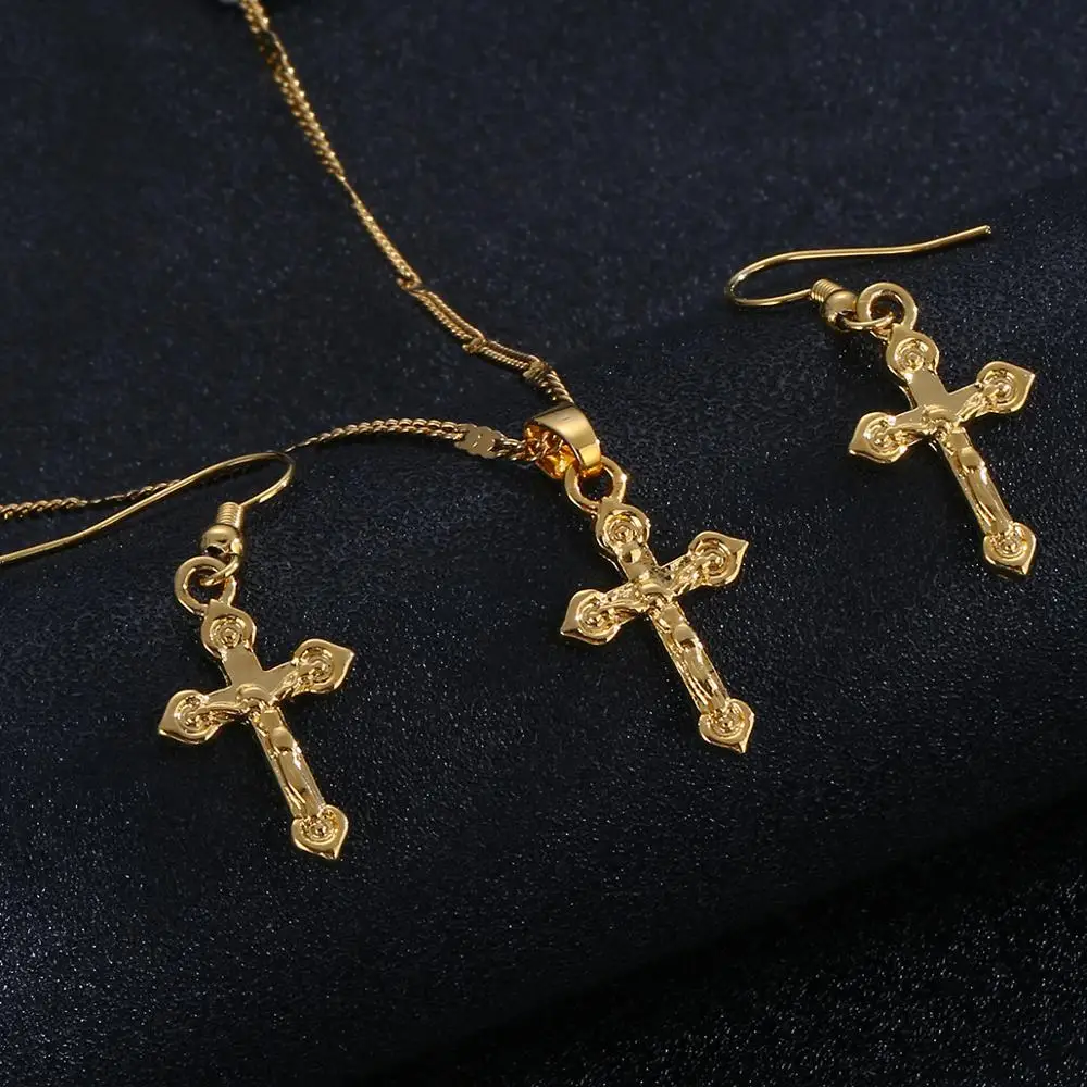 Набор украшений из колье и серёг золотого цвета | Украшения аксессуары