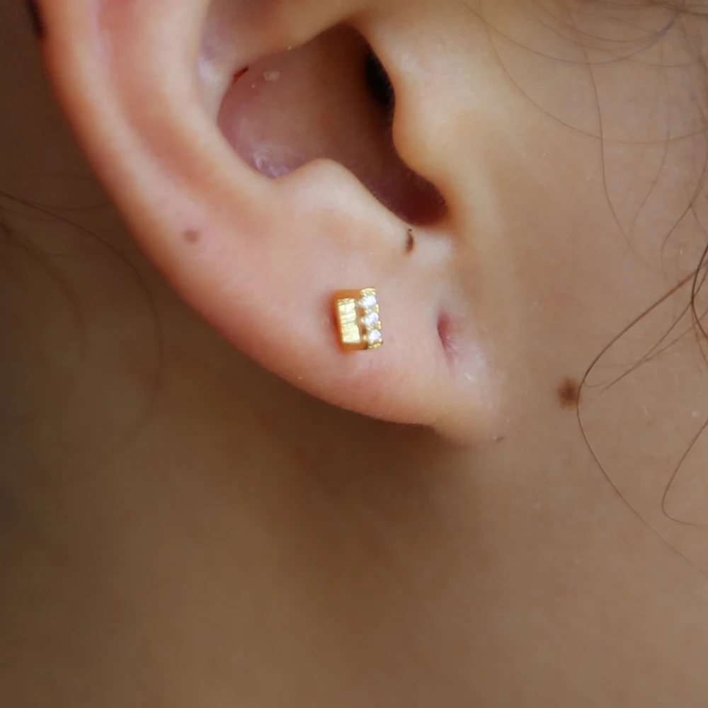 Женские серьги-гвоздики 4 мм простые крошечные геометрические круглые и