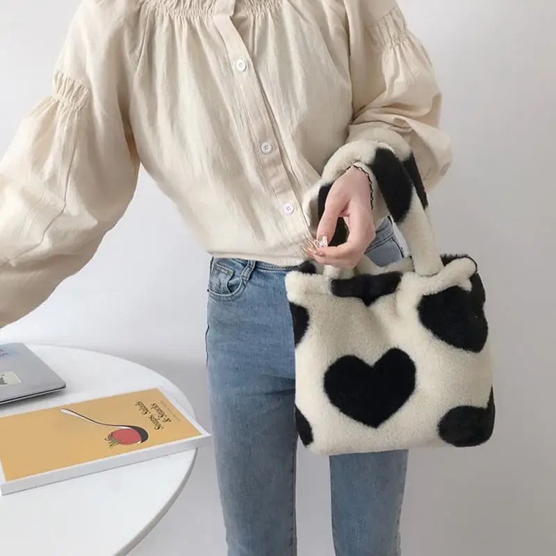 

Faux Fur Plush Small Handbag Women Black Heart Shoulder Bags Girl Cute Winte Shopper Bag Retro Square Aesthetic Tote Purses 2021