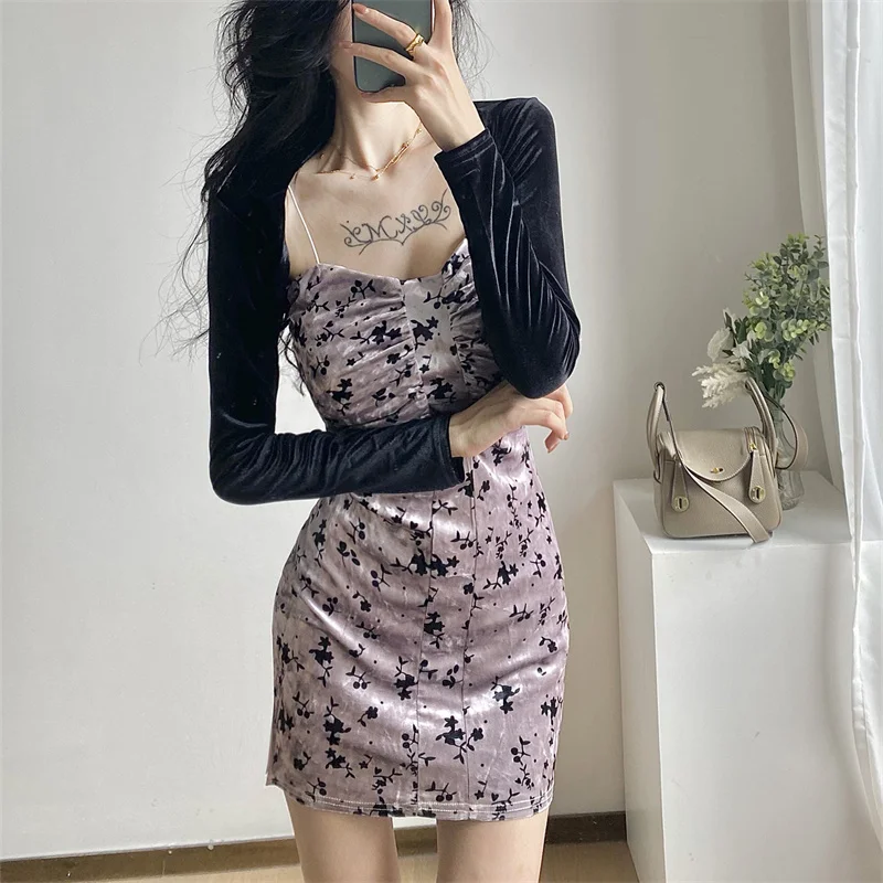 

Real shot 2021 new autumn and winter velvet sling pleated bottoming sling dress