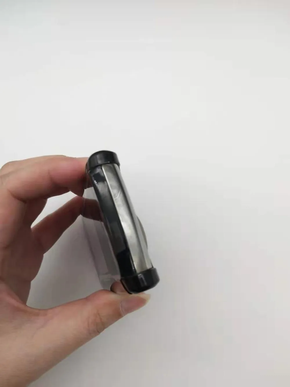 В запечатанной коробке~ мобильный телефон Motorola RAZR2 V9 2," 3g 2GB 2.0MP GSM WCDMA флип сотовый телефон