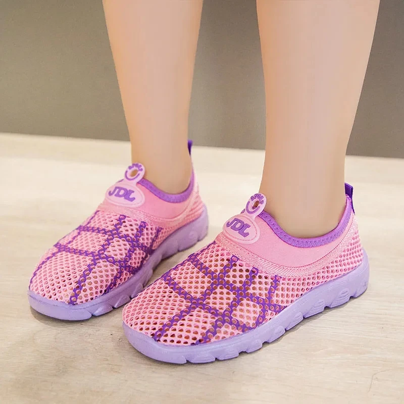

Breathable Mesh Sneakers for Girls Flat Running Loafers Boys Black Criss-cross Slip On Sneaker Child Tennis Sport Shoes 2021 NEW