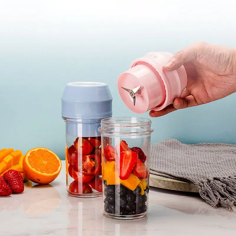 

USB Rechargeable Mini Blender Portable Personal Smoothie Juicer Mixer with 4 Pcs Blades for Home Office Travel